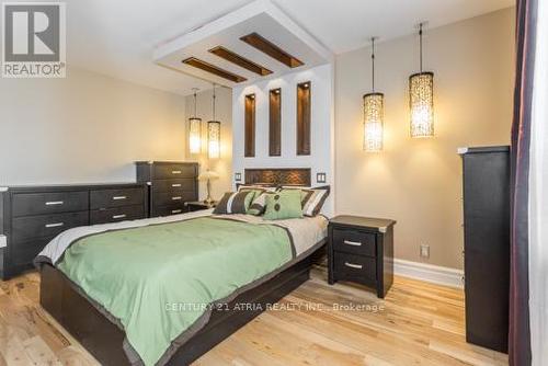 411 Oceanside Avenue, Richmond Hill, ON - Indoor Photo Showing Bedroom