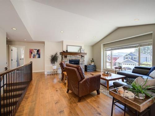 3190 Saddleback Place, West Kelowna, BC - Indoor Photo Showing Living Room With Fireplace