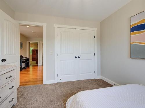 3190 Saddleback Place, West Kelowna, BC - Indoor Photo Showing Bedroom