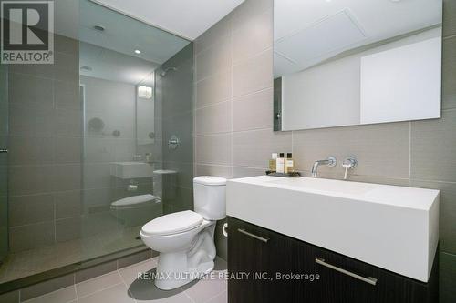 #517 -560 King St W, Toronto, ON - Indoor Photo Showing Bathroom