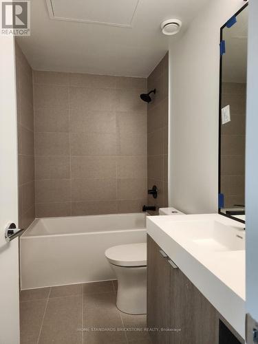 #407 -250 Lawrence Ave W, Toronto, ON - Indoor Photo Showing Bathroom