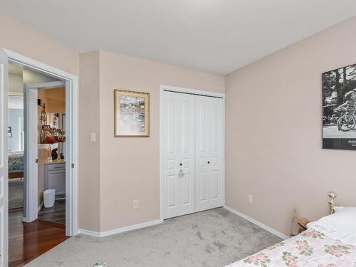 2264 Shannon Hills Drive, West Kelowna, BC - Indoor Photo Showing Bedroom