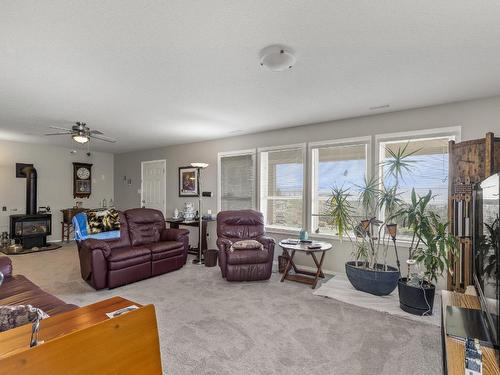 2264 Shannon Hills Drive, West Kelowna, BC - Indoor Photo Showing Living Room With Fireplace