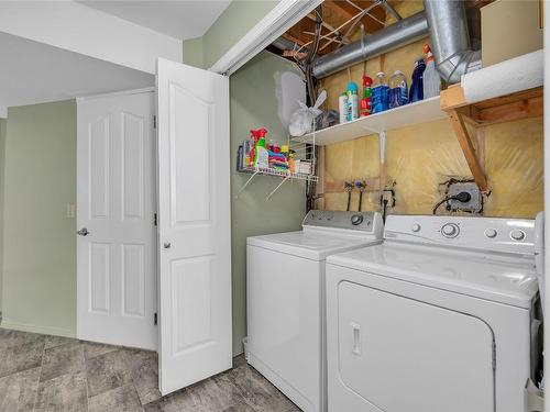 2701 Guidi Road, West Kelowna, BC - Indoor Photo Showing Laundry Room