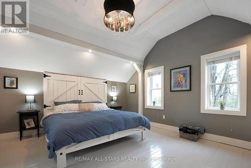 192 Wrenhaven Road, Kawartha Lakes, ON - Indoor Photo Showing Bedroom