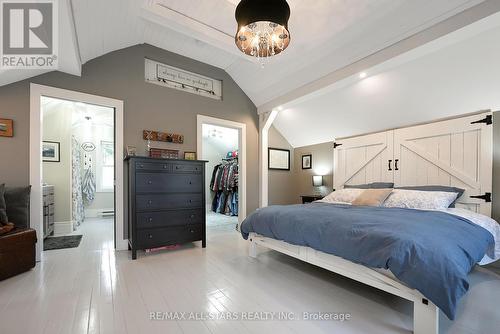 192 Wrenhaven Rd, Kawartha Lakes, ON - Indoor Photo Showing Bedroom