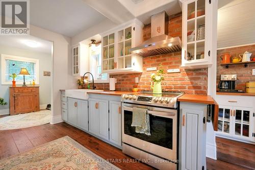 192 Wrenhaven Rd, Kawartha Lakes, ON - Indoor Photo Showing Kitchen