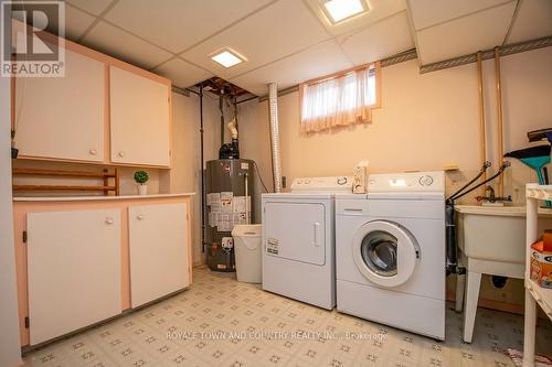 18 Corneil St, Kawartha Lakes, ON - Indoor Photo Showing Laundry Room