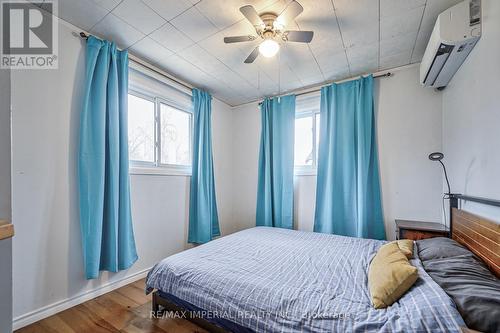 5 Glenview Ave, Georgina, ON - Indoor Photo Showing Bedroom
