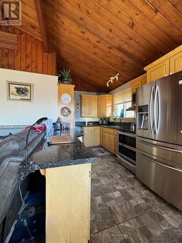 3 Kenhill Beach Road, Kawartha Lakes, ON - Indoor Photo Showing Kitchen