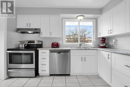 56 Piers Cres, London, ON - Indoor Photo Showing Kitchen