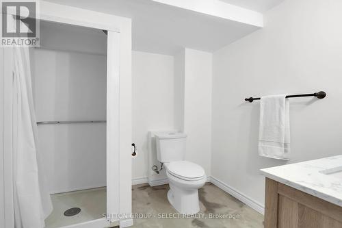 56 Piers Cres, London, ON - Indoor Photo Showing Bathroom