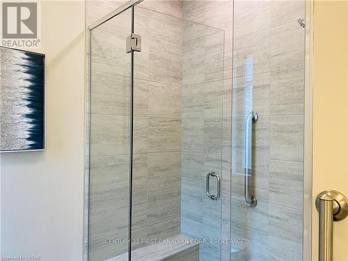 2118 Lockwood Cres, Strathroy-Caradoc, ON - Indoor Photo Showing Bathroom