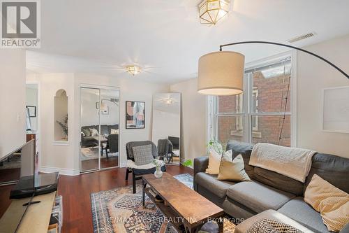 412 Crawford Street, Toronto, ON - Indoor Photo Showing Living Room
