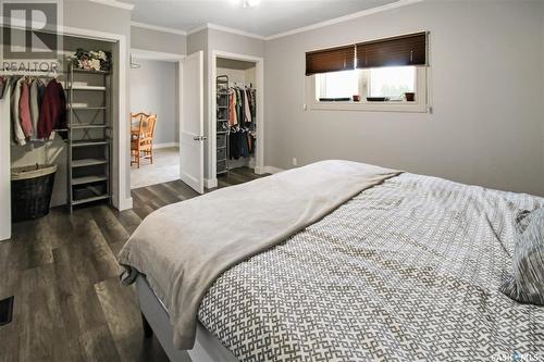 368 6Th Avenue Nw, Swift Current, SK - Indoor Photo Showing Bedroom