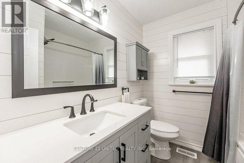 28 Masterson Dr, St. Catharines, ON - Indoor Photo Showing Bathroom