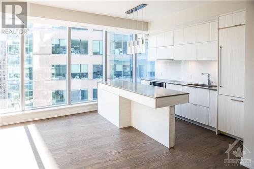 101 Queen Street Unit#810, Ottawa, ON - Indoor Photo Showing Kitchen With Upgraded Kitchen