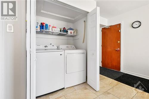 976 St Laurent Boulevard, Ottawa, ON - Indoor Photo Showing Laundry Room