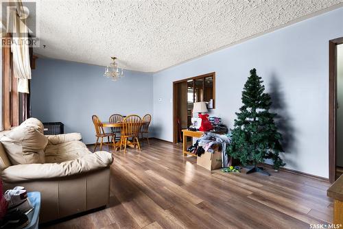2526 Lindsay Street, Regina, SK - Indoor Photo Showing Living Room