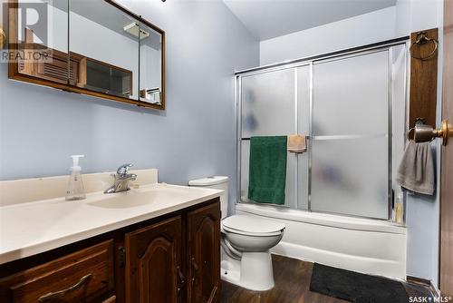 2526 Lindsay Street, Regina, SK - Indoor Photo Showing Bathroom