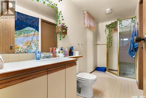 2526 Lindsay Street, Regina, SK - Indoor Photo Showing Bathroom