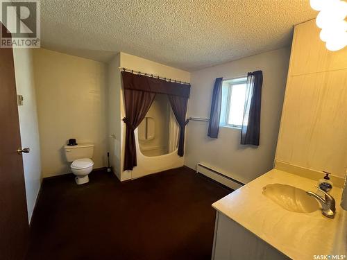 340 K Avenue N, Saskatoon, SK - Indoor Photo Showing Bathroom