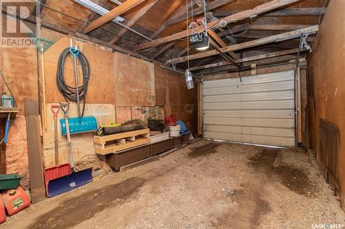 710 F Avenue N, Saskatoon, SK - Indoor Photo Showing Garage