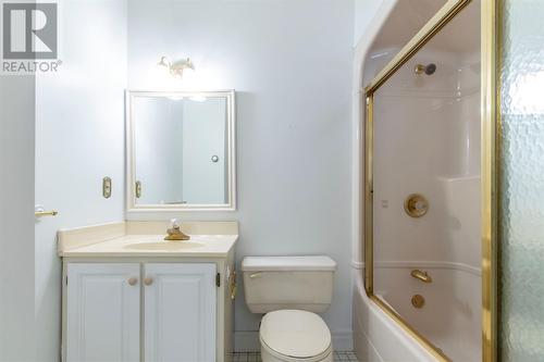 5 Primrose Place, St. John'S, NL - Indoor Photo Showing Bathroom