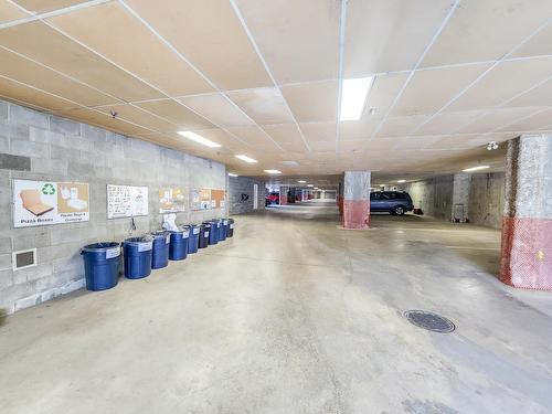 15 - 38 High Street, Nelson, BC - Indoor Photo Showing Garage