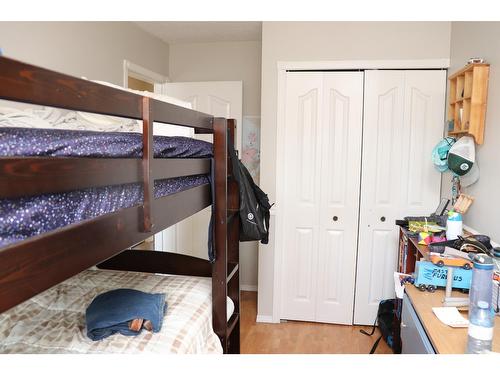 223 23Rd Avenue N, Cranbrook, BC - Indoor Photo Showing Bedroom