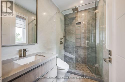 1142 Shaw St, Oakville, ON - Indoor Photo Showing Bathroom