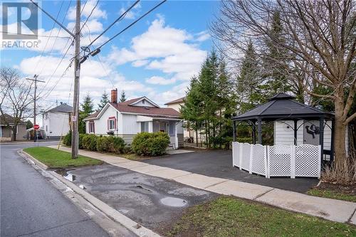 325 Eleventh Street E, Cornwall, ON - Outdoor