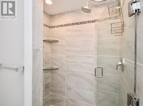 5153 Idlewood Crescent, Burlington, ON - Indoor Photo Showing Bathroom