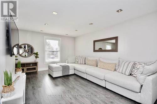 5153 Idlewood Crescent, Burlington, ON - Indoor Photo Showing Living Room