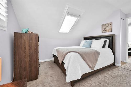 77 Argyle Street S, Caledonia, ON - Indoor Photo Showing Bedroom
