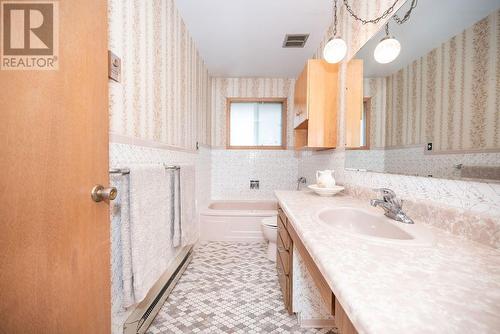 20 Boland Street, Killaloe, ON - Indoor Photo Showing Bathroom