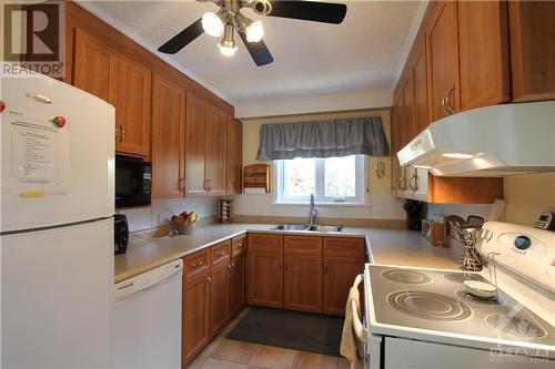 28 Meadowlands Drive W, Ottawa, ON - Indoor Photo Showing Kitchen With Double Sink