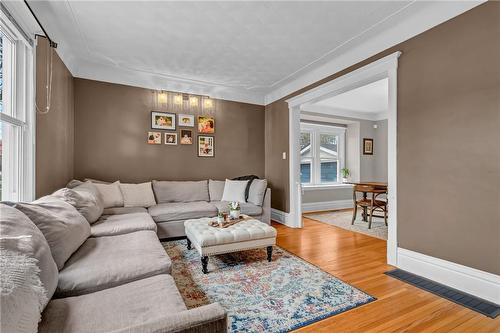 65 Banff Street, Caledonia, ON - Indoor Photo Showing Living Room