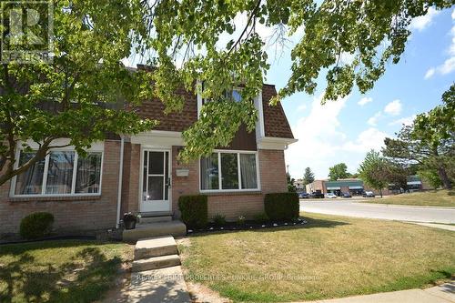#1 -82 Finch Dr, Sarnia, ON - Outdoor