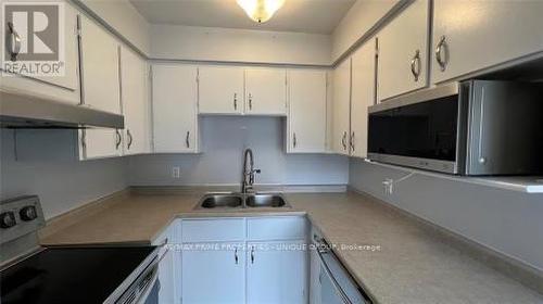 #1 -82 Finch Dr, Sarnia, ON - Indoor Photo Showing Kitchen With Double Sink