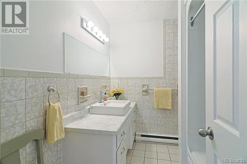 1292 Woodstock Road, Fredericton, NB - Indoor Photo Showing Bathroom