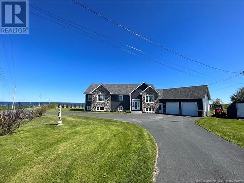 16 Bayview N Road, Baie-Sainte-Anne, NB - Outdoor