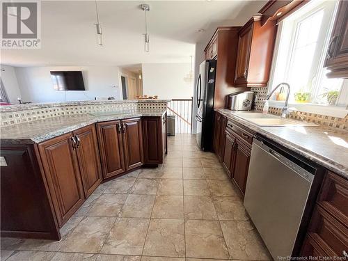 16 Bayview N Road, Baie-Sainte-Anne, NB - Indoor Photo Showing Kitchen With Double Sink