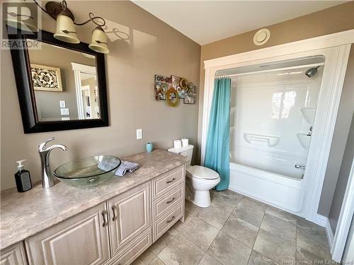 16 Bayview N Road, Baie-Sainte-Anne, NB - Indoor Photo Showing Bathroom