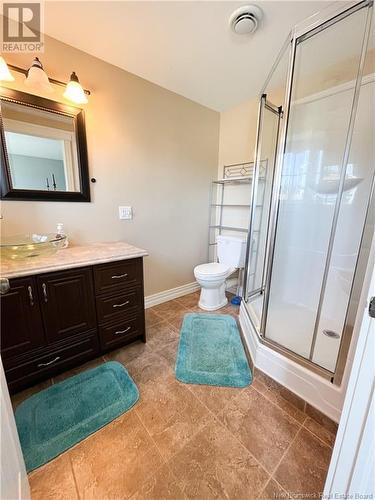 16 Bayview N Road, Baie-Sainte-Anne, NB - Indoor Photo Showing Bathroom