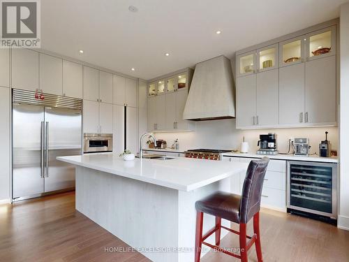 24 Limerick St, Richmond Hill, ON - Indoor Photo Showing Kitchen With Upgraded Kitchen