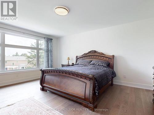 24 Limerick St, Richmond Hill, ON - Indoor Photo Showing Bedroom