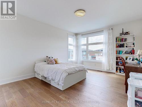 24 Limerick St, Richmond Hill, ON - Indoor Photo Showing Bedroom