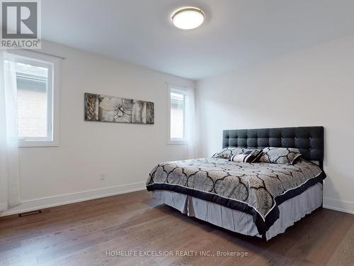 24 Limerick St, Richmond Hill, ON - Indoor Photo Showing Bedroom