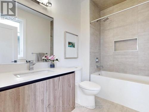 24 Limerick Street, Richmond Hill, ON - Indoor Photo Showing Bathroom